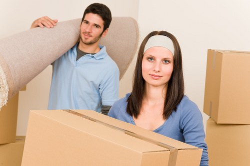 Expert moving tips and technology use